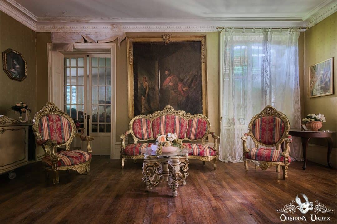 Chateau Banana France Kitsch Sofas in Living Room