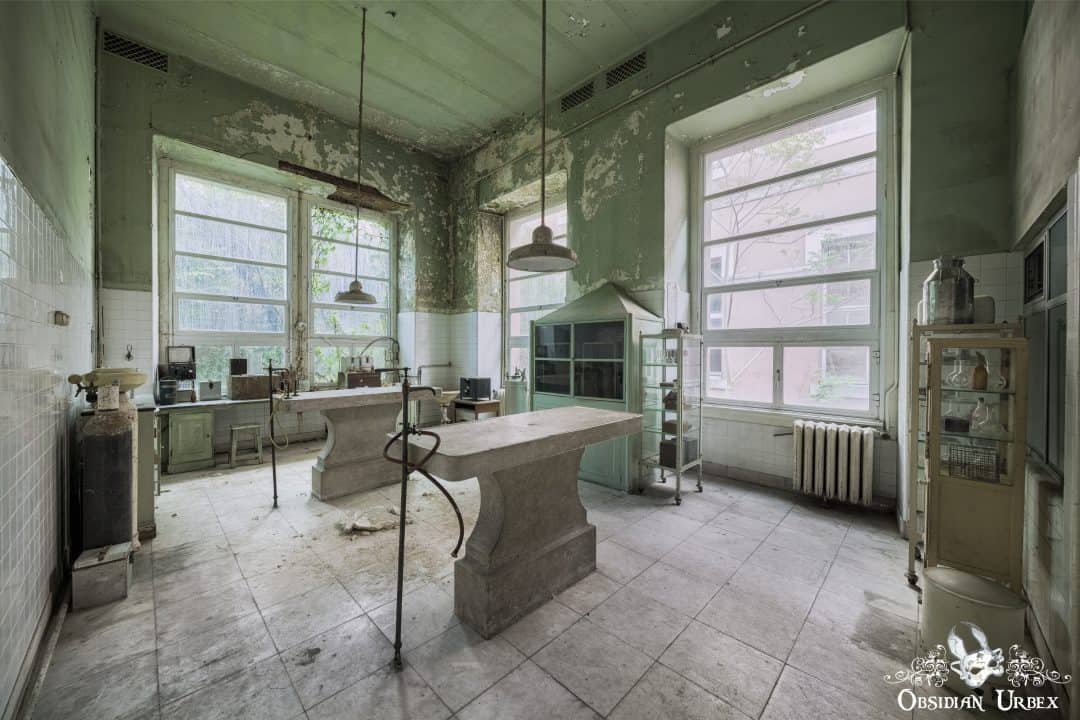 Medical Research Institute Portugal Olive Green Mortuary With Marble Slabs