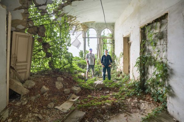 Lebanon 2023 The Triple Arch Tour Janine Pendleton In War Damaged House