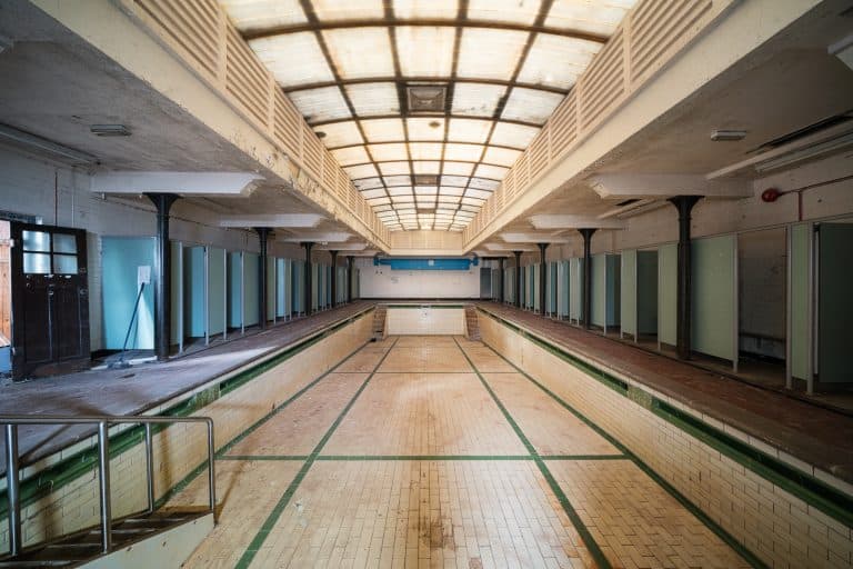 Art Deco Swimming Pool & Bath House England Featured Image