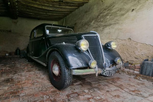 1937 Renault Celtaquatre France Featured Image