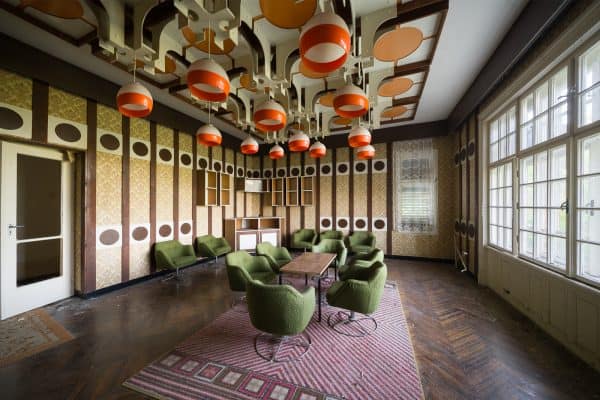 1970s Retro Hotel Hungary Featured Image